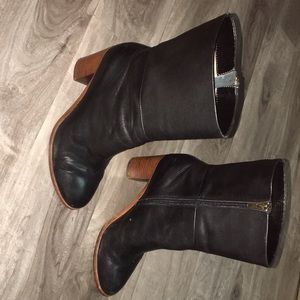 Short black boots
